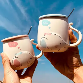 Animacinių filmų keramikos vandens puodelis mielas kūrybos kavos puodelis su dangteliu šaukštas net raudona korėjos versija draugės namų pusryčiai taurė