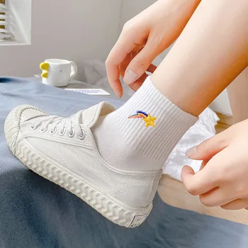 Baltos kojinės moterų ins banga kojinės rudenį ir žiemą studentai vaivorykštė Japonų siuvinėjimo mielas kojinės aukštos medvilnės kojinės